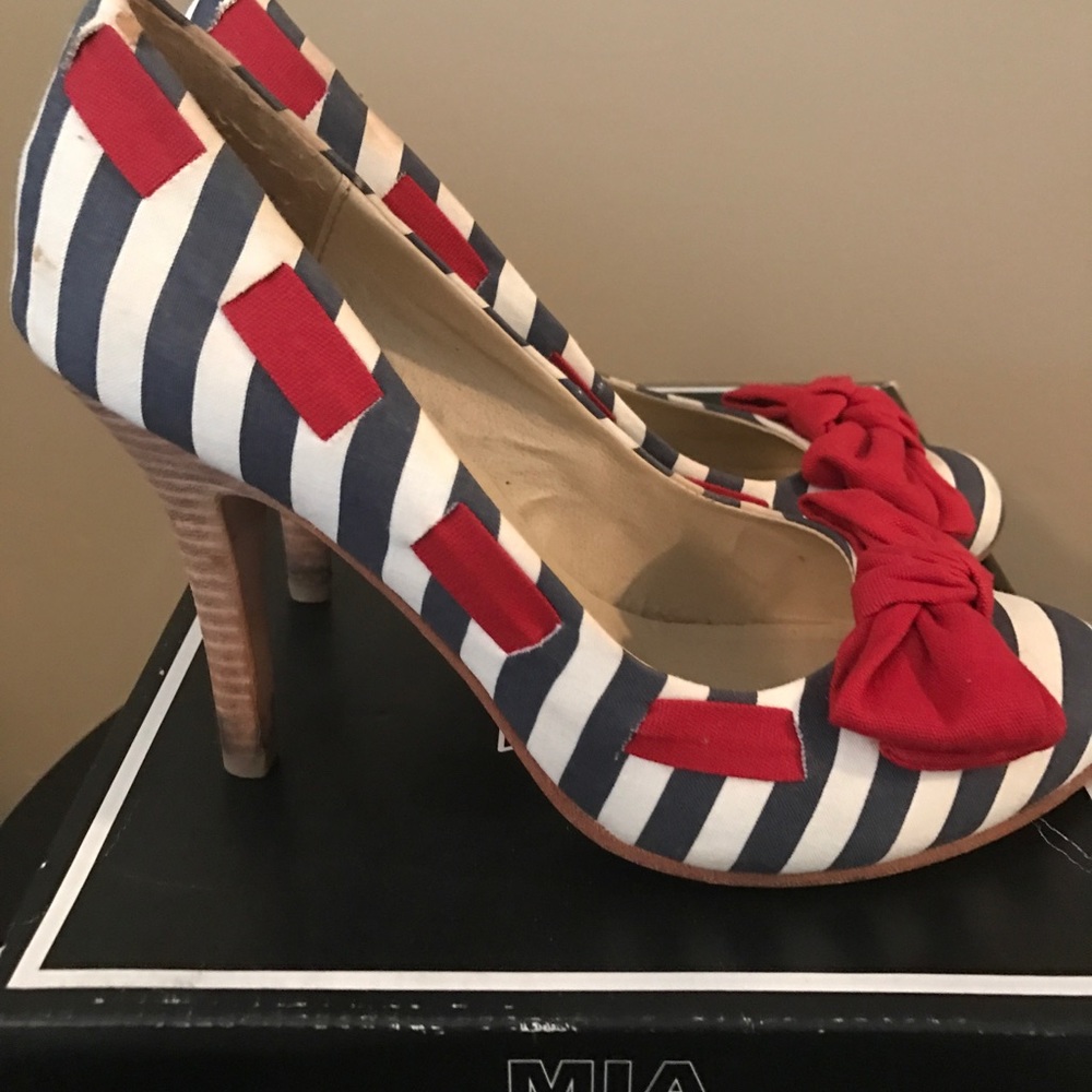 Mia navy and white striped heels with red bow